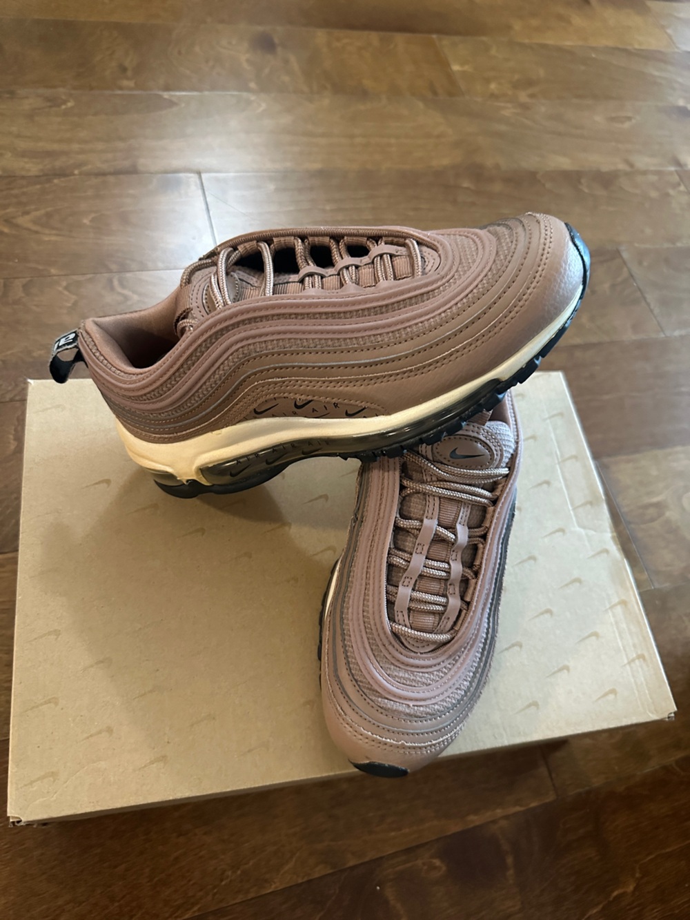 Women’s Nike Air Max 97 in Mauve/Tan